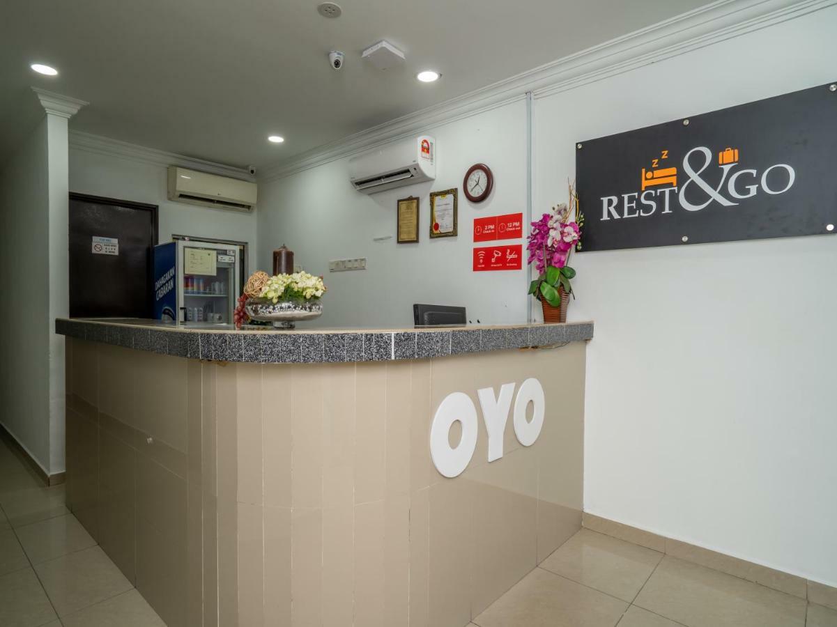 Oyo 1167 Rest And Go Hotel Кланг Екстериор снимка